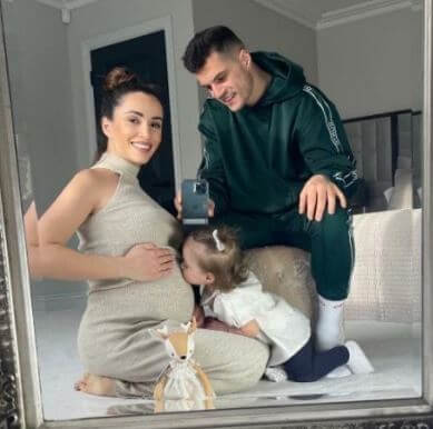 Ayana Xhaka with her family.